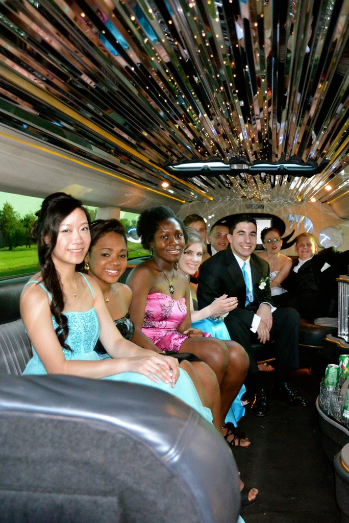 how much is it to rent a limo for prom